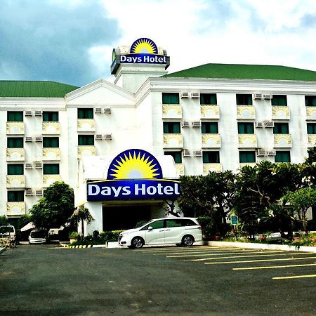Days Hotel By Wyndham Batangas Екстериор снимка