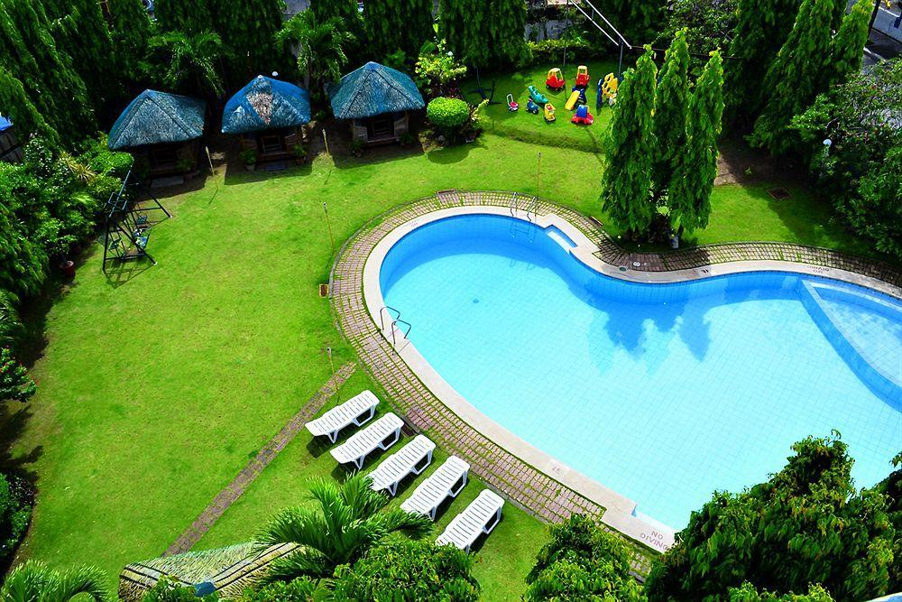 Days Hotel By Wyndham Batangas Екстериор снимка