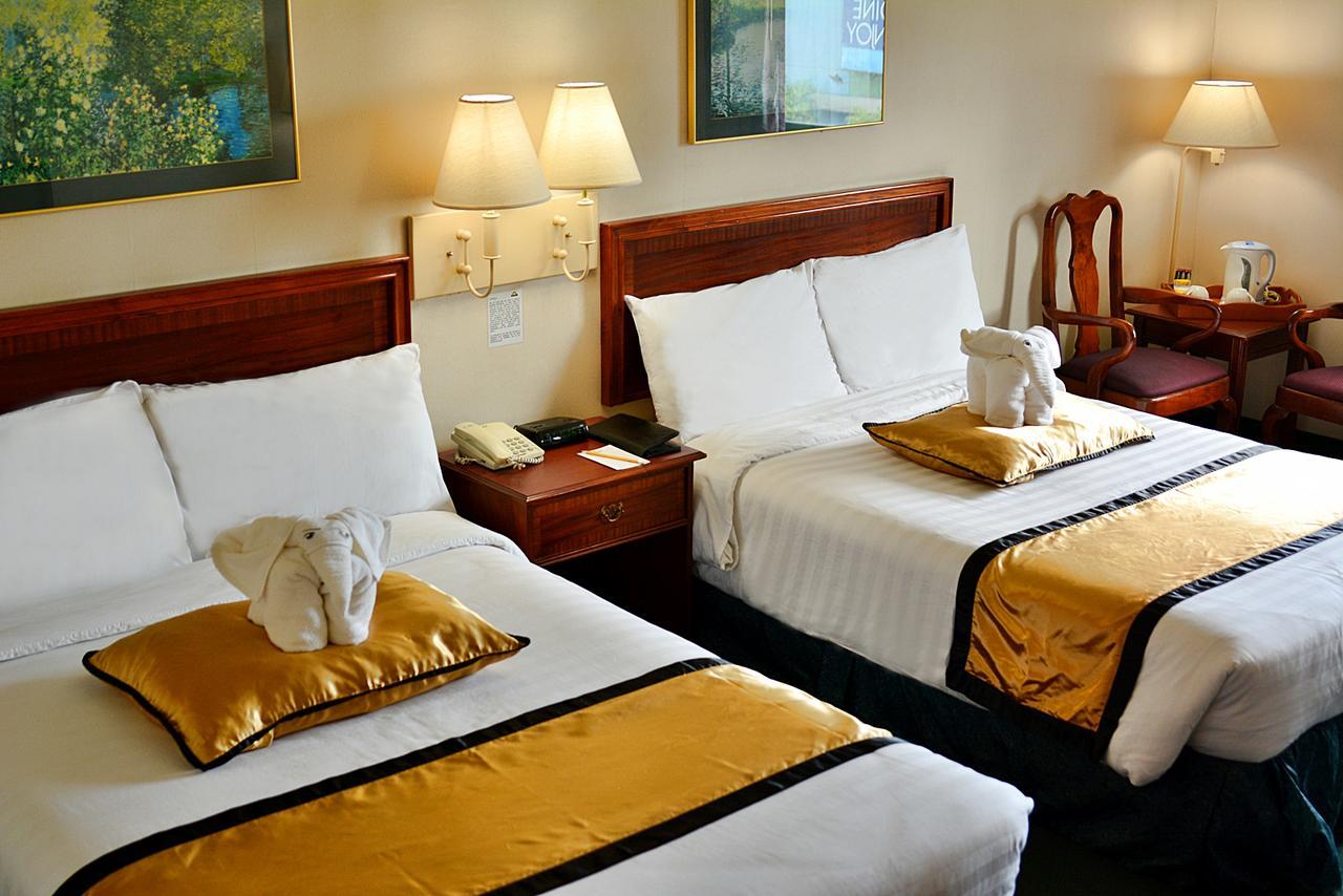 Days Hotel By Wyndham Batangas Екстериор снимка