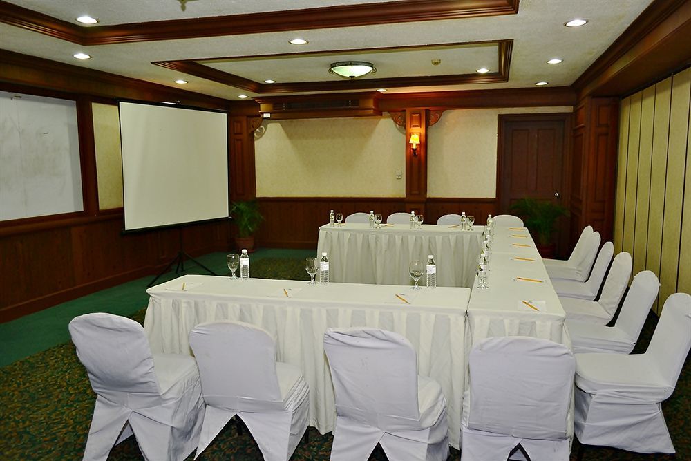 Days Hotel By Wyndham Batangas Екстериор снимка